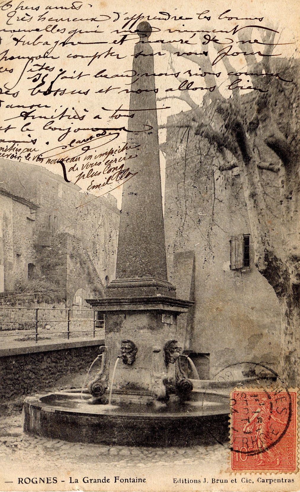 ancoule contre la maison Taÿ