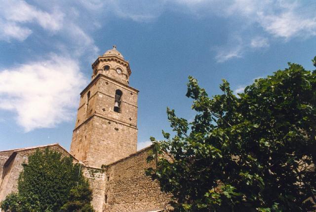 clocher vu de l'avenue de Lambesc
