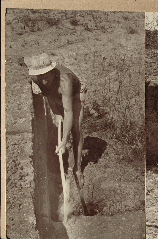Extraction traditionnelle des blocs de pierre de Rognes 