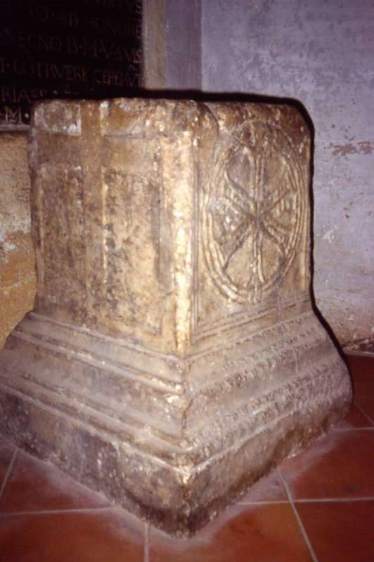 Autel à chrisme paléochrétien